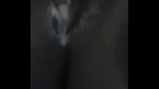 Bbw joue avec la chatte