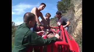 Διεστραμμένη μαύρη πόρνη Κέλι Σταρ με τα μεγάλα στήθη, διαθέτει τέσσερα καυλωμένη παιδιά σκούντηξε σε όλες τις τρύπες