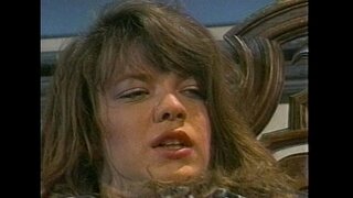 RẤT Lạ Khi Chúng tôi Đáp ứng - cảnh 2